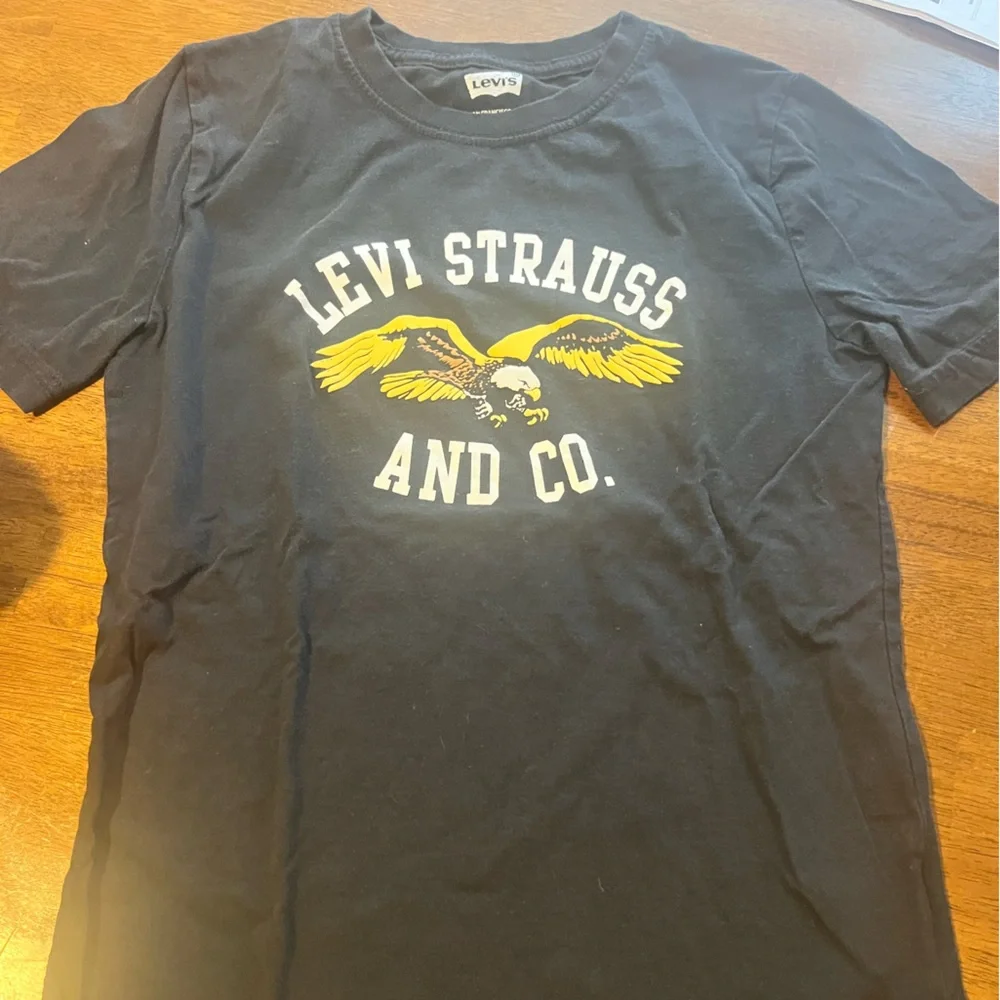 Levi's Black Tee with White Lettering - Picture 3 of 4